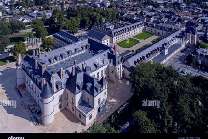 escort Villers-Saint-Ghislain