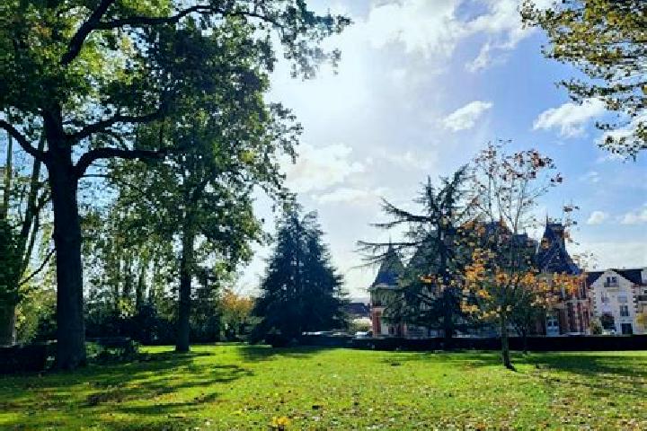 escort Villiers-sur-Orge