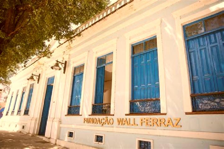 escort Wall Ferraz