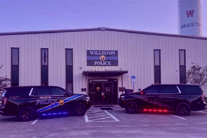 escort Williston Highlands