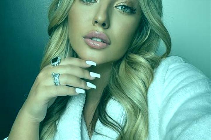 escort Womens Bay