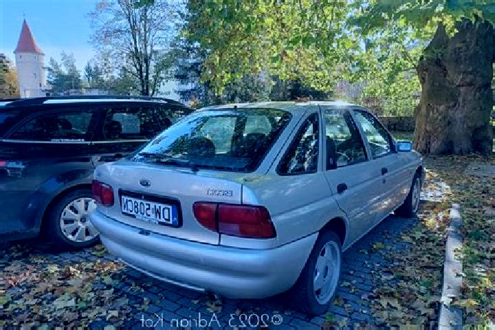 escort Zusmarshausen