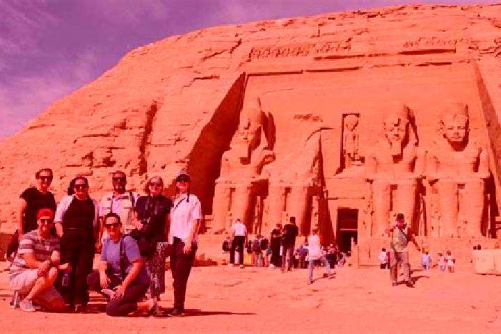 Escorts Abu Simbel, Egypt — Local Companions