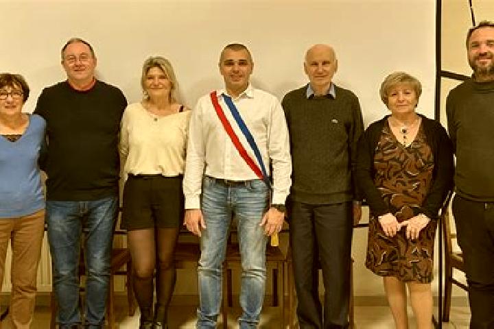 Escorts Abzac, France — Local Companions