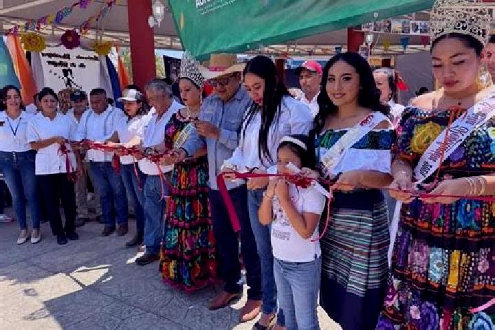 Escorts Acapetahua, Mexico — Local Companions
