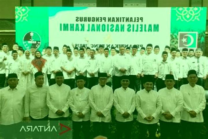 Escorts Adil Makmur, Indonesia — Local Companions