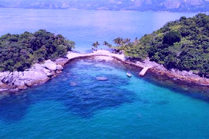 Escorts Agua Limpa, Brazil — Local Companions