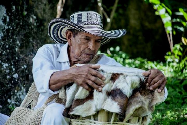 Escorts Aguas Blancas, Panama — Local Companions