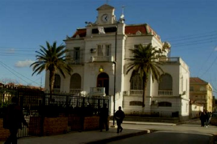 Escorts Ain Bessem, Algeria — Local Companions