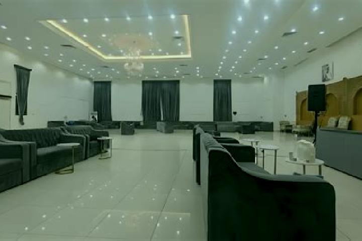 Escorts Al Funaytis, Kuwait — Local Companions