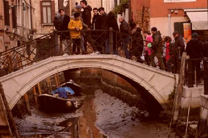 Escorts Albaredo d Adige, Italy — Local Companions