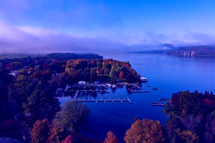 Escorts Albens, France — Local Companions