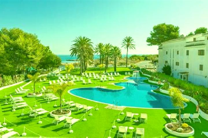 Escorts Alcoceber, Spain — Local Companions