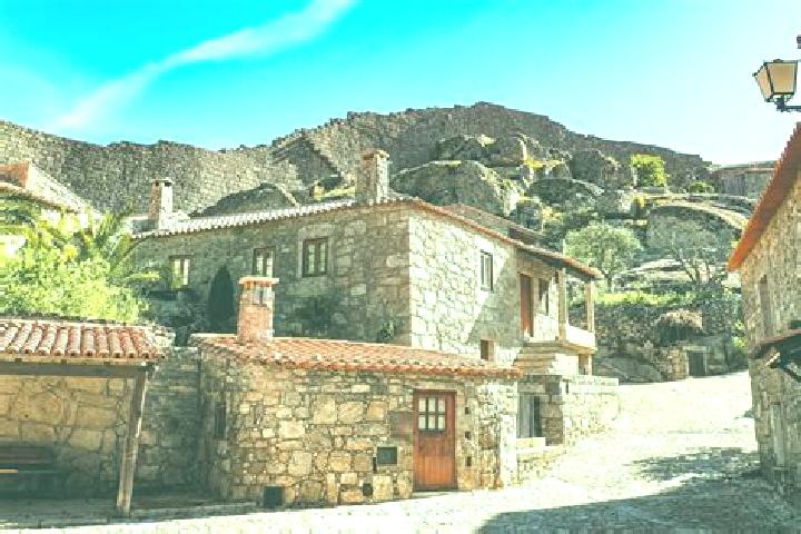 Escorts Aldeia de Joanes, Portugal — Local Companions