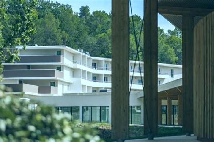 Escorts Allegre-les-Fumades, France — Local Companions