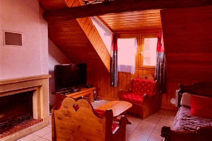 Escorts Allos, France — Local Companions