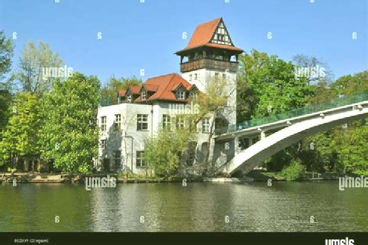 Escorts Alt-Treptow, Germany — Local Companions