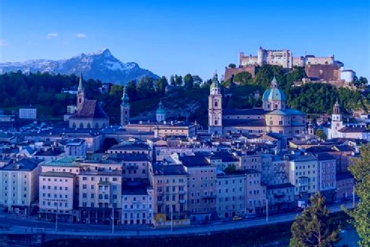 Escorts Altnagelberg, Austria — Local Companions