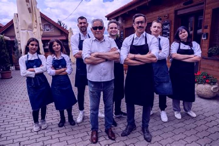 Escorts Alunisu, Romania — Local Companions