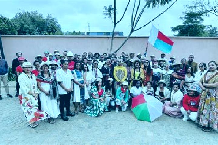 Escorts Ambatolaona, Madagascar — Local Companions