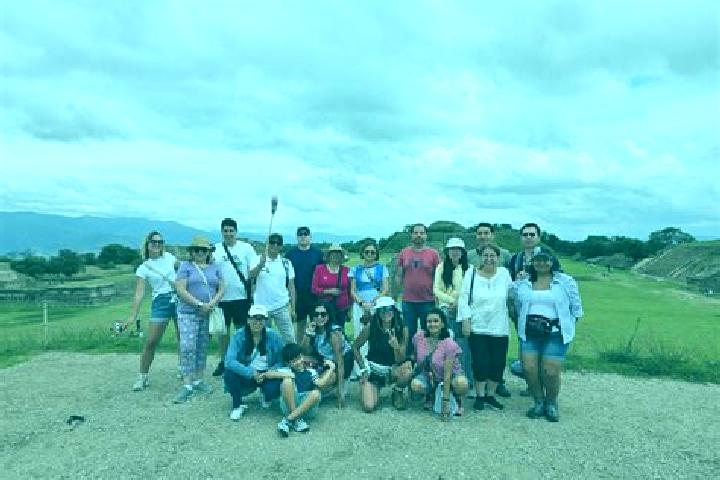 Escorts Ampliacion Tezoyuca, Mexico — Local Companions
