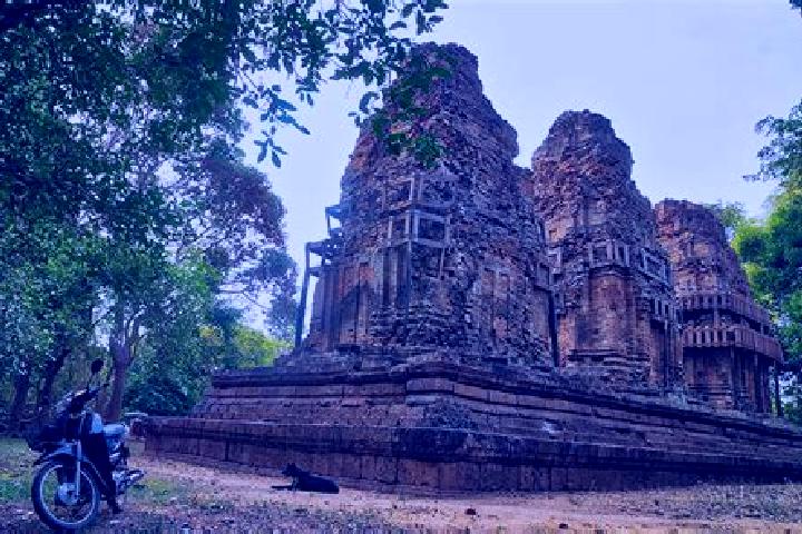 Escorts Angkor Chum, Cambodia — Local Companions