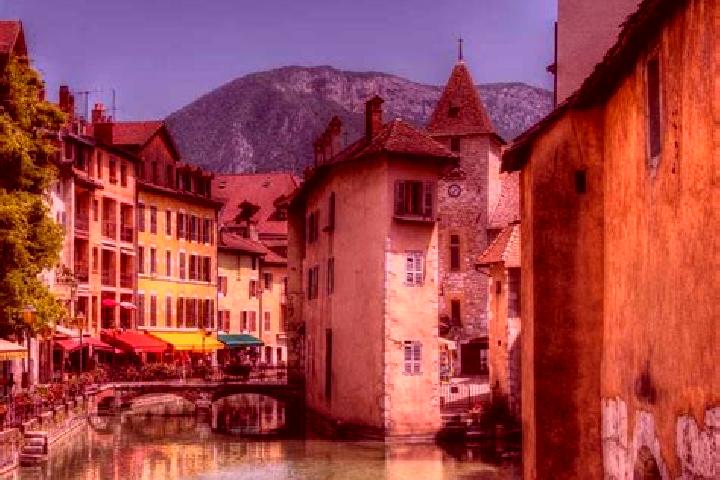 Escorts Annecy-le-Vieux, France — Local Companions