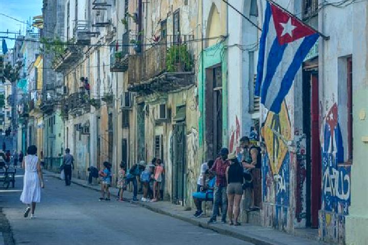 Escorts Antilla, Cuba — Local Companions