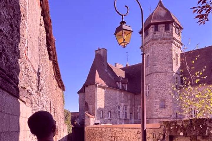 Escorts Arnay-le-Duc, France — Local Companions