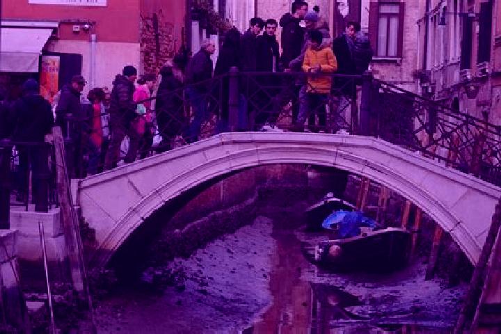 Escorts Arosio, Italy — Local Companions