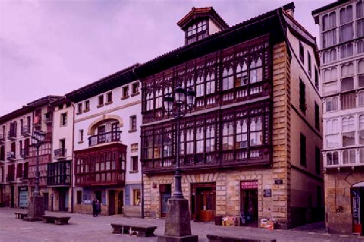 Escorts Arrasate / Mondragon, Spain — Local Companions