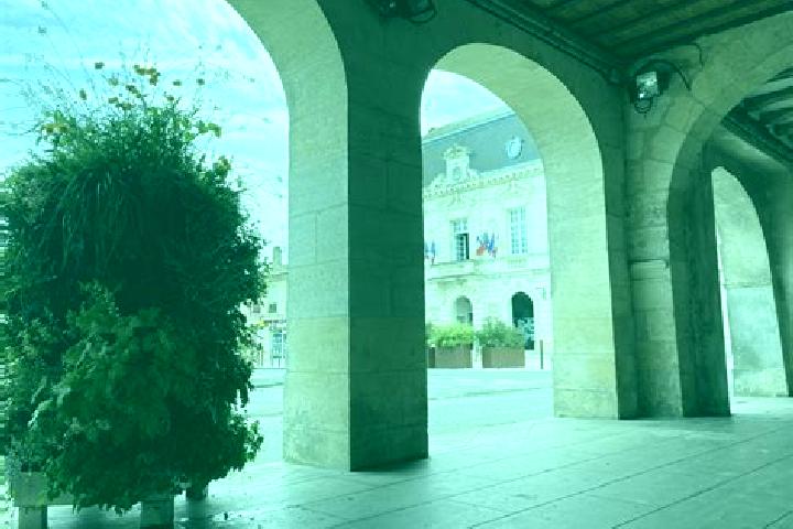 Escorts Artigues-pres-Bordeaux, France — Local Companions