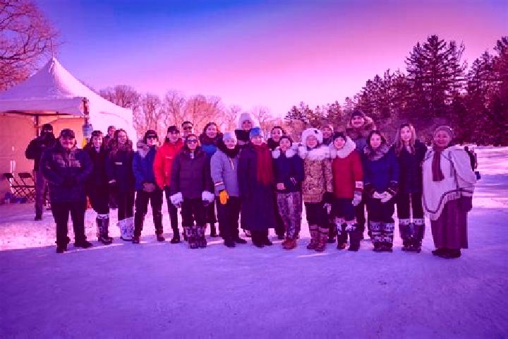 Escorts Arviat, Canada — Local Companions