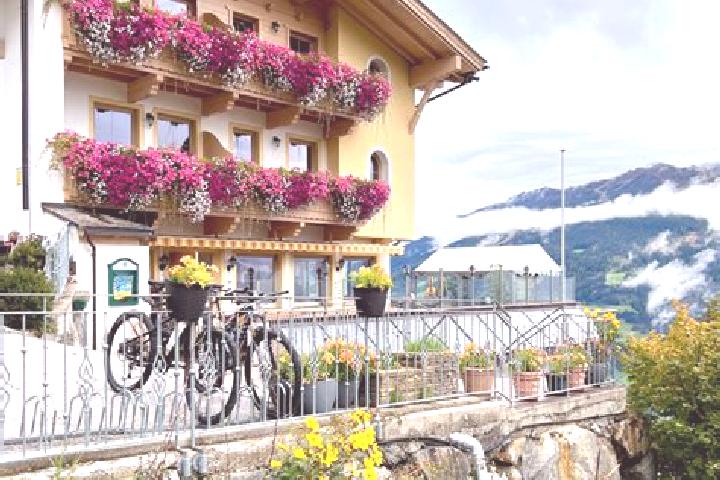 Escorts Aschau im Zillertal, Austria — Local Companions