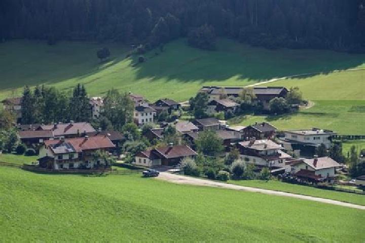 Escorts Auffach, Austria — Local Companions