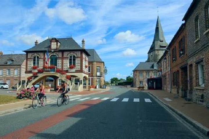 Escorts Auffay, France — Local Companions
