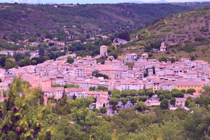 Escorts Aups, France — Local Companions