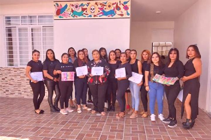 Escorts Axaxacualco, Mexico — Local Companions