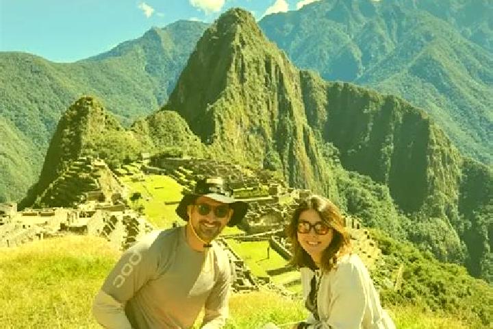 Escorts Ayrampuni, Peru — Local Companions