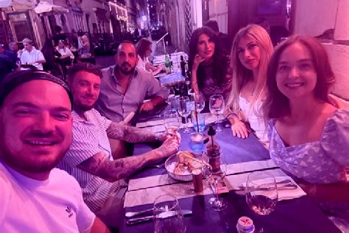 Escorts Azerables, France — Local Companions