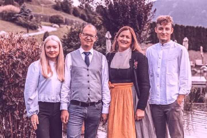 Escorts Bad Haering, Austria — Local Companions