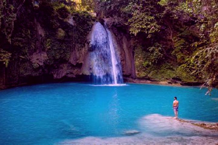 Escorts Badian, Philippines — Local Companions