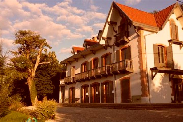 Escorts Badinieres, France — Local Companions