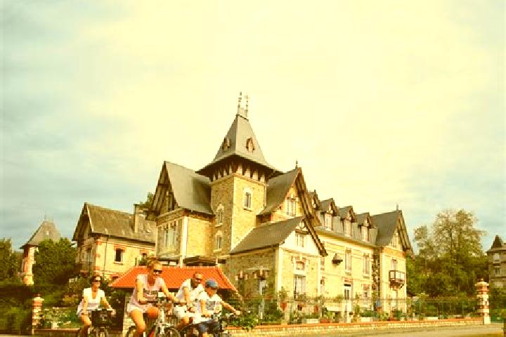 Escorts Bagnoles-de-l Orne, France — Local Companions
