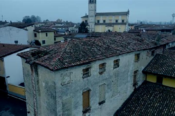 Escorts Bagnolo Cremasco, Italy — Local Companions