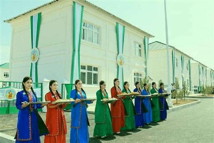 Escorts Bagtyyarlyk, Turkmenistan — Local Companions