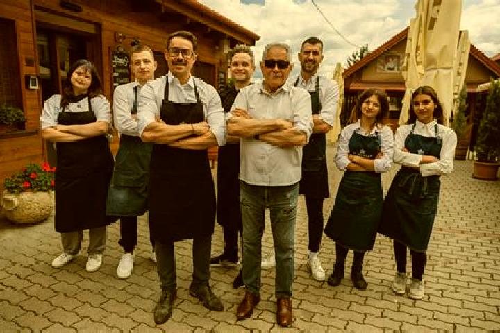 Escorts Baiculesti, Romania — Local Companions