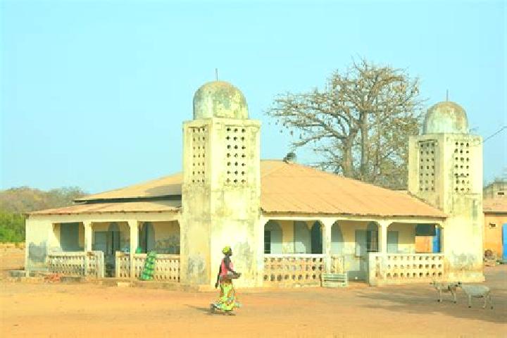 Escorts Bakoti, Gambia — Local Companions