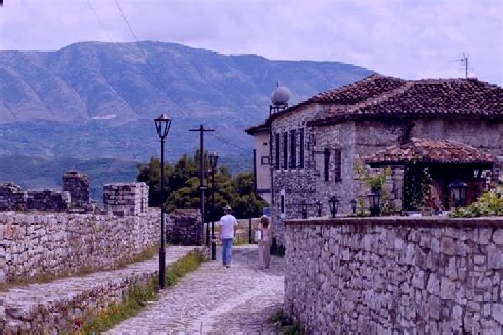 Escorts Ballagat, Albania — Local Companions