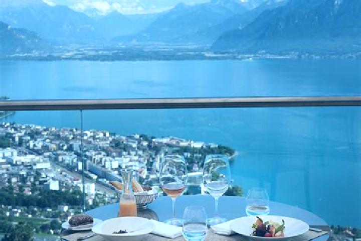Escorts Ballaigues, Switzerland — Local Companions
